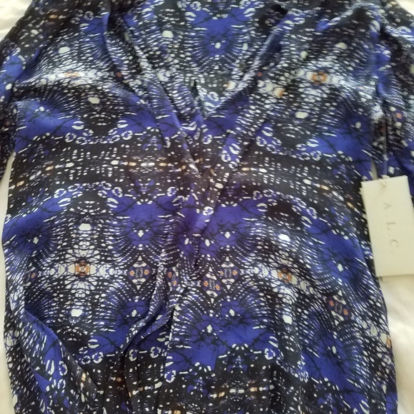 A.L.C. blue print attached scarf top with tags - Picture 4 of 4
